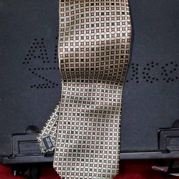 Tie - Picture 1 of 6